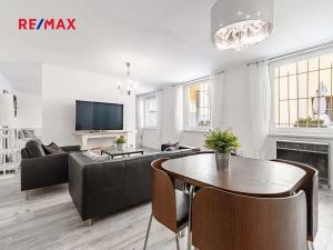 Prodej atypického bytu, Praha - Karlín, Pernerova, 60 m2