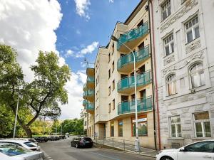 Pronájem garážového stání, Praha, Neklanova, 15 m2