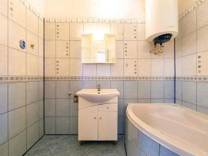 Prodej bytu 3+1, Šťáhlavy, Komenského, 63 m2