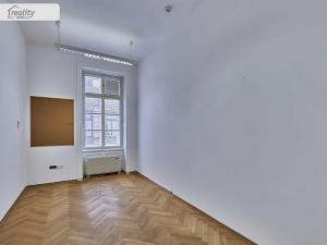 Pronájem kanceláře, Praha - Nové Město, Soukenická, 212 m2