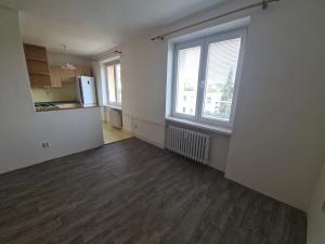 Pronájem bytu 2+1, Praha - Hloubětín, Zelenečská, 52 m2