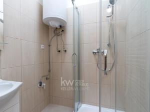 Pronájem bytu 1+kk, Praha - Vršovice, 28. pluku, 34 m2