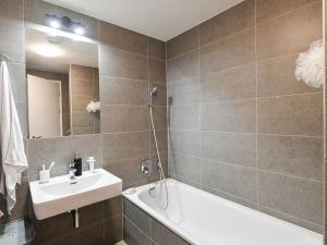 Prodej bytu 2+kk, Praha - Holešovice, U Pergamenky, 59 m2