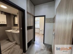Prodej bytu 1+1, Karlovy Vary, Jabloňová, 49 m2
