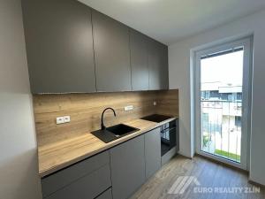Pronájem bytu 1+kk, Zlín, Pod Hradem II, 29 m2