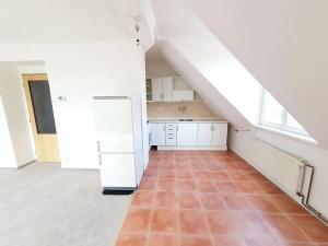 Pronájem bytu 2+kk, Praha, U páté baterie, 50 m2