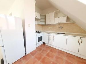 Pronájem bytu 2+kk, Praha, U páté baterie, 50 m2