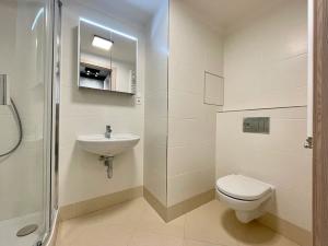 Pronájem bytu 1+kk, Praha - Třebonice, U Radosti, 28 m2