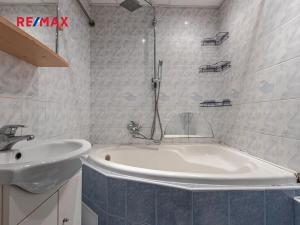 Prodej bytu 4+1, Chodová Planá, sídliště Lučina, 80 m2