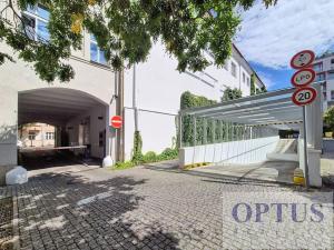 Pronájem garážového stání, Praha - Vinohrady, Korunní, 16 m2