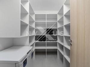 Prodej bytu 4+kk, Praha - Horní Měcholupy, Mantovská, 102 m2