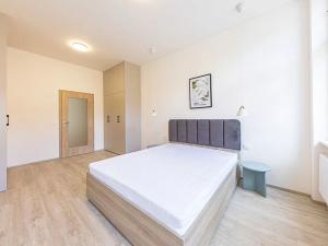 Pronájem bytu 2+kk, Praha - Nusle, Svatoslavova, 54 m2