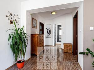 Prodej vícegeneračního domu, Praha - Štěrboholy, Pod areálem, 333 m2