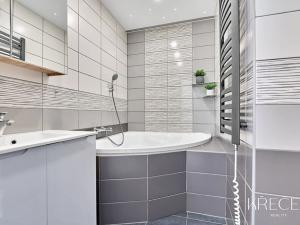 Pronájem bytu 3+1, Třebíč, Obránců míru, 72 m2