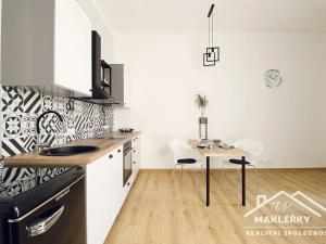 Pronájem bytu 2+kk, Kolín, Karlovo náměstí, 58 m2