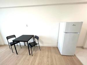 Pronájem bytu 1+kk, Praha - Radotín, Vrážská, 28 m2