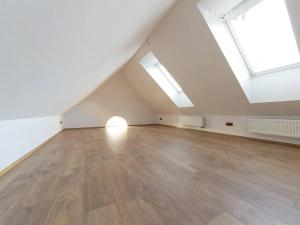 Pronájem atypického bytu, Jilemnice, Masarykovo náměstí, 66 m2