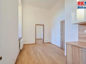 Pronájem bytu 2+kk, Český Brod, nám. Arnošta z Pardubic, 32 m2