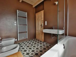 Prodej rodinného domu, Lužany, 425 m2