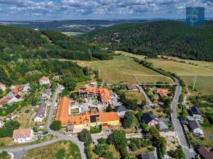 Prodej pozemku pro bydlení, Černolice, Ke dvoru, 2000 m2