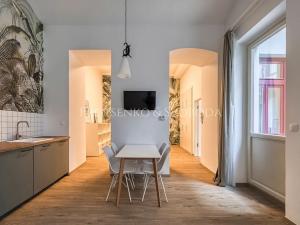 Prodej kanceláře, Praha - Karlín, Prvního pluku, 63 m2