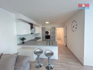 Pronájem bytu 3+kk, Praha - Vysočany, Strnadových, 87 m2