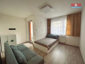 Pronájem bytu 3+kk, Praha - Vysočany, Strnadových, 87 m2