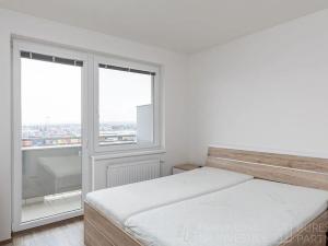 Pronájem bytu 2+kk, Praha - Horní Měcholupy, Mantovská, 67 m2