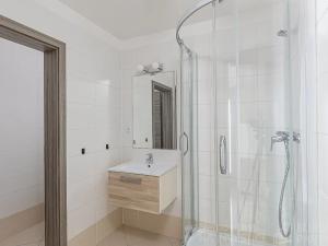 Pronájem bytu 2+kk, Praha - Horní Měcholupy, Mantovská, 67 m2