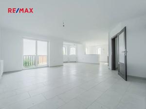 Prodej rodinného domu, Vinařice, 494 m2