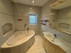 Pronájem bytu 4+kk, Klatovy, Koldinova, 120 m2