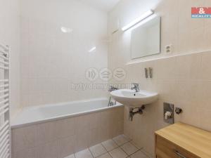 Pronájem bytu 1+kk, Karlovy Vary - Stará Role, Nejdlova, 33 m2
