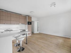 Pronájem bytu 1+kk, Praha - Jinonice, Kloudova, 33 m2