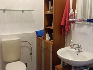 Pronájem bytu 1+kk, Praha - Hlubočepy, Voskovcova, 32 m2