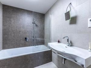 Pronájem bytu 3+kk, Praha - Košíře, Lerausova, 99 m2