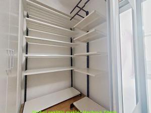 Pronájem bytu 3+kk, Praha - Vysočany, 66 m2
