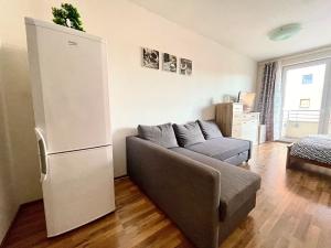 Pronájem bytu 1+kk, Praha - Holešovice, V háji, 37 m2
