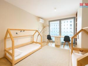 Pronájem bytu 3+kk, Praha, Vojenova, 102 m2