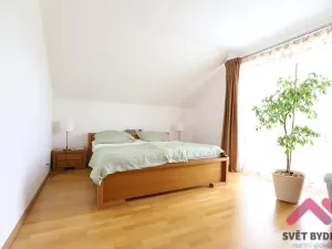 Pronájem rodinného domu, Praha - Dubeč, Kolocova, 220 m2