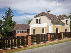 Prodej rodinného domu, Březno, 380 m2