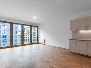 Pronájem bytu 2+kk, Praha - Karlín, U Mlýnského kanálu, 50 m2