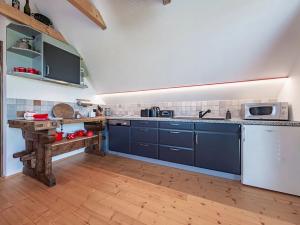 Prodej komerční nemovitosti, Úhlejov, 182 m2