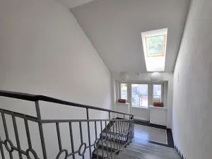 Pronájem bytu 2+1, Praha - Smíchov, Podbělohorská, 61 m2