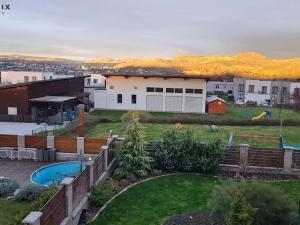 Pronájem rodinného domu, Králův Dvůr, Na Lucberku, 270 m2