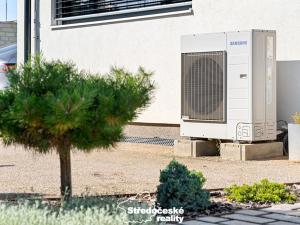 Prodej rodinného domu, Polerady, 240 m2