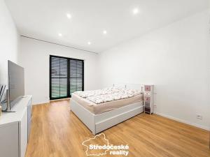Prodej rodinného domu, Polerady, 240 m2