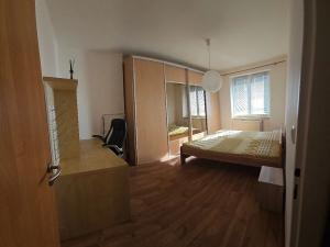 Pronájem bytu 2+1, Hrádek, 54 m2