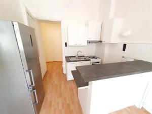 Pronájem bytu 2+kk, Praha, Na Švihance, 60 m2