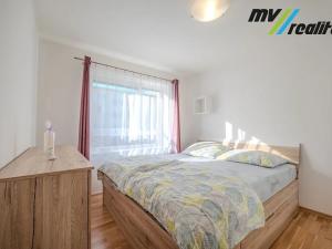 Prodej bytu 3+1, Milovice, Spojovací, 56 m2