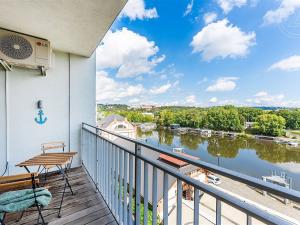 Pronájem bytu 2+kk, Praha, Jankovcova, 54 m2